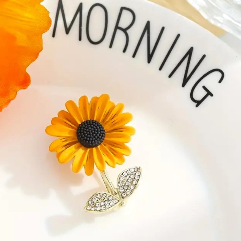 Sunflower Brooch Crystal Rhinestones Pin Stylish Sparkle Flower Happy Glam Gold